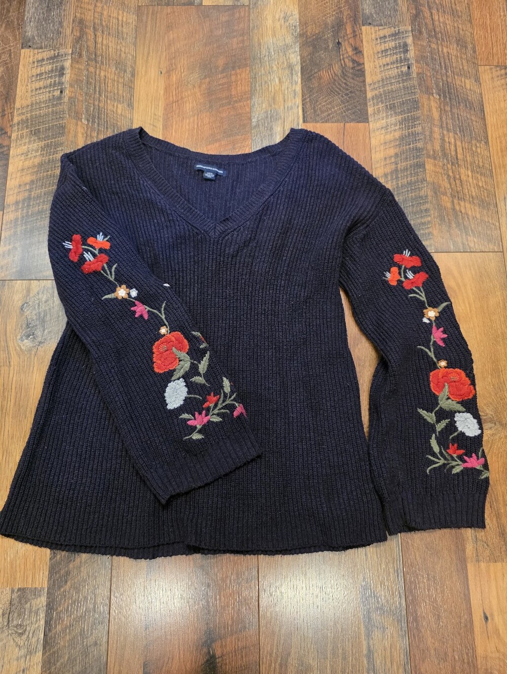 American Eagle Sweater Navy Blue w/ Embroidered Flowers